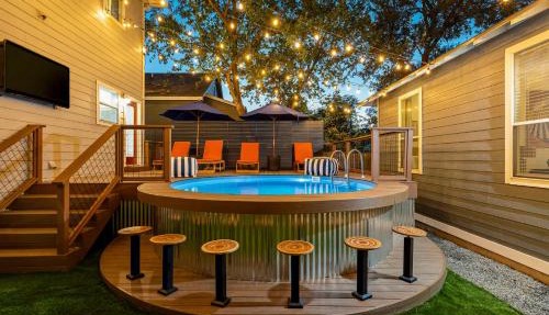 The Backyard Bliss - 4BR Heated Pool & Ping Pong