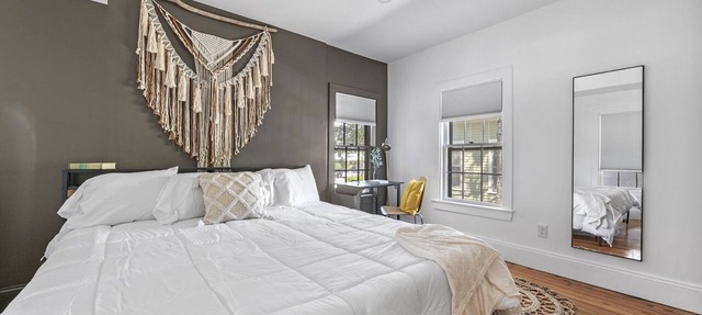 The Bookstore · Private Parking · King Beds · Downtown Rockport