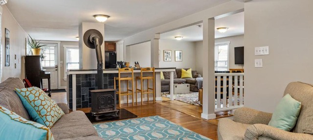 The Brew House - 2nd Floor Private Apartment - Located above Newscapes Brewing