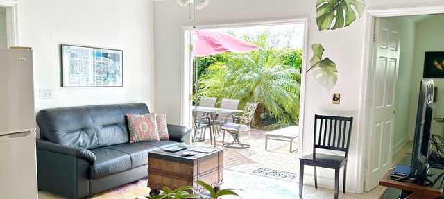 The Coach House- Entire Home - 2 bedroom/3 bath Orlando getaway!