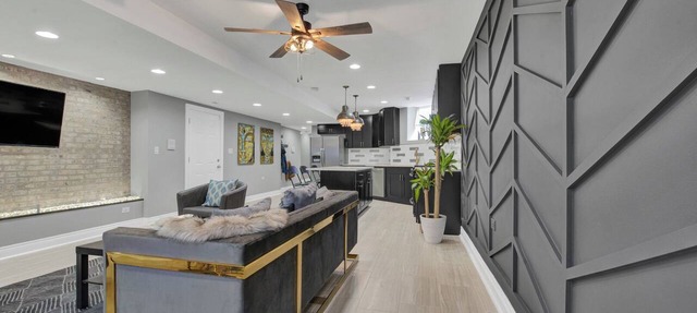The En Bronze ~ 7mins To Dining & Downtown Chicago