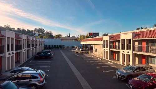 The Hills Inn Eagle Rock - Near Old Town Pasadena