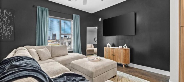 The Hollywood Suite The Gulch