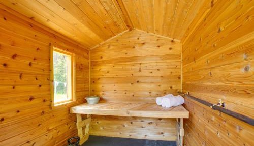 'The I House' Interlochen Home w/Sauna, Fireplace