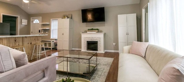 The Lilly Pad Charming 1BR Walk to Sylvan Beach