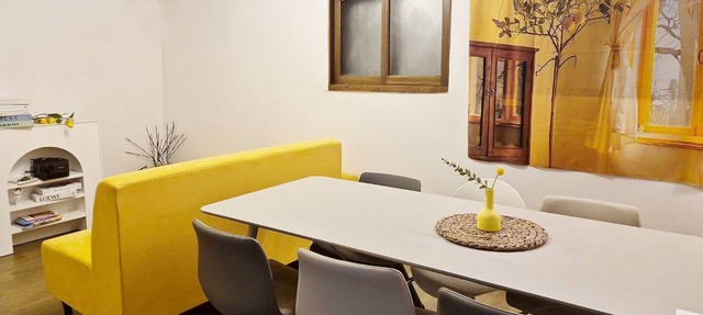 The Modern Hanok Stay) Korea's modern traditional house, subway, 3room,12 people