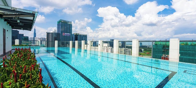 The Rixx Madison Tower With Pool and Gym