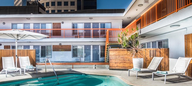 The Tangerine - A Burbank Hotel