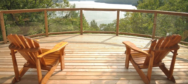 The Upper Deck: a private off-grid cabin looking out over picturesque Gull Lake