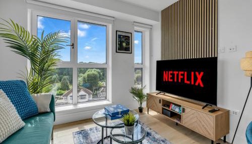 The Van Gogh Loft - By Raymond Properties
