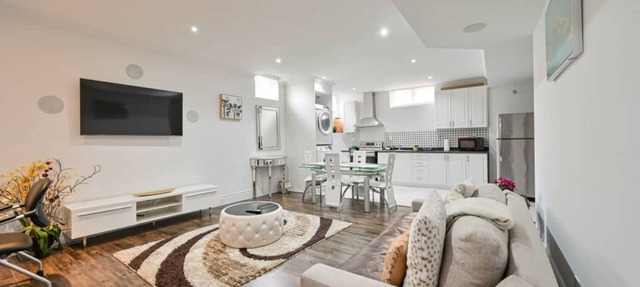 The Vistana Brampton 2Bedroom Contemporary designed spacious apartment!