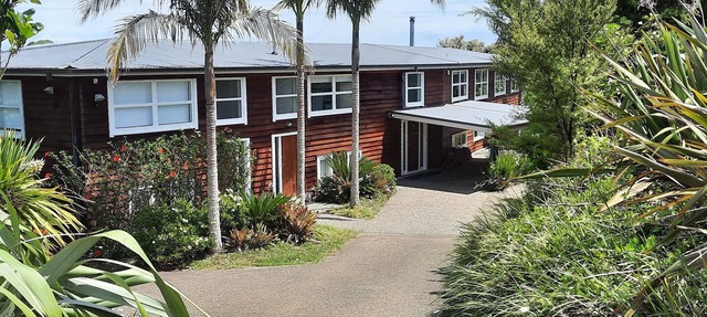 The Waiheke Lodge - Comfort for 24