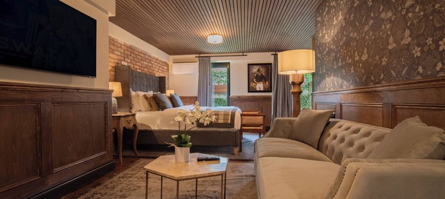 The Waterway Pub and Rooms