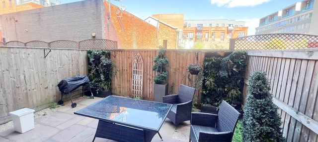 Three bedroom house near Cabot Circus w.Parking sleeps 5 - Hopewell