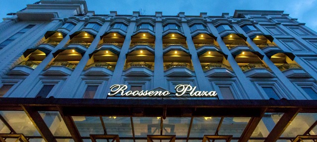 Toeti Roosseno Plaza