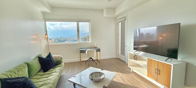 Top Floor Hollywood 1BR Condo with Views