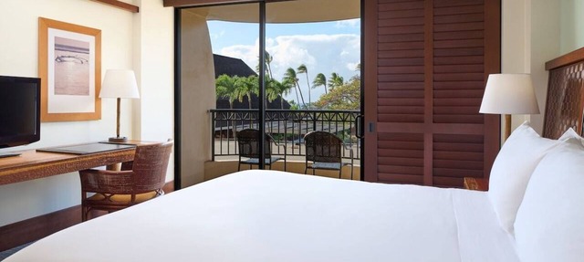 Tower Standard King at Royal Lahaina Resort