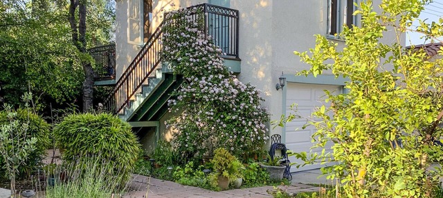 Tranquil 1-bd Guesthouse Apartment on Spanish Estate, sundeck w/mountain views