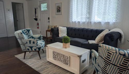 Tranquil Getaway Cottage in Charming, Bethel CT