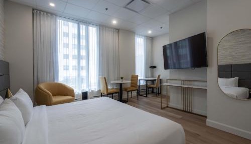 Travelodge by Wyndham Montreal Centre