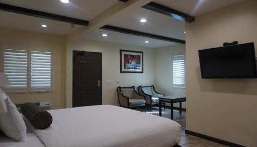 Tuscan Garden Inn