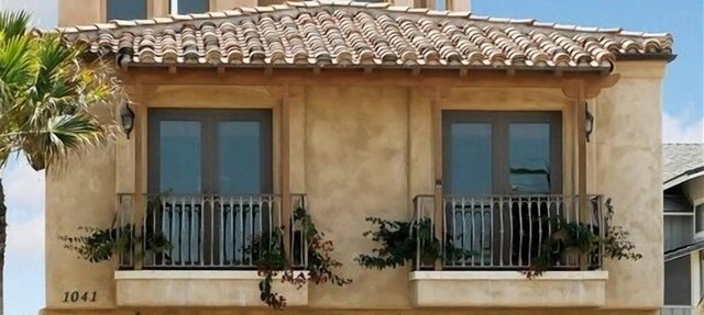 Tuscan Sol OceanFront with hot tub, pool table, 3 fireplaces at Mandalay Shores.