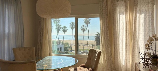 Two bedroom apt on the beach with ocean view!