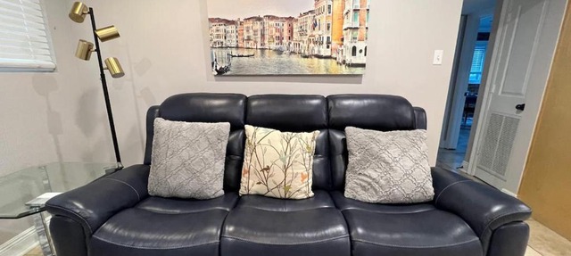 Two bedroom apt with desk washer dryer & pool