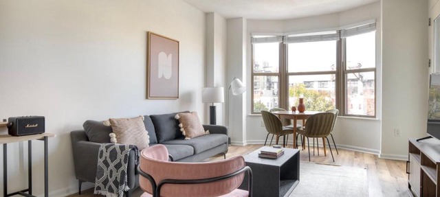 U Street 1br w gym rooftop nr metro dining WDC-726