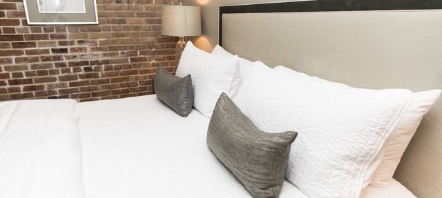 Unbeatable CBD Location: Walk Everywhere + Warm Elegant New Orleans Stay