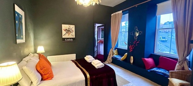 Unique cozy nest for 2, Old Town