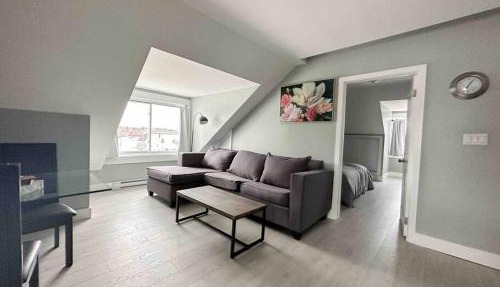 Unique modern luxury 2 bedroom apartment rental