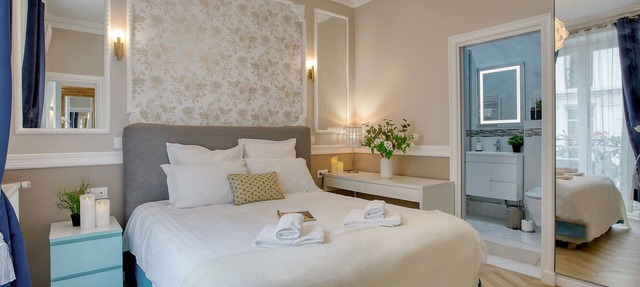 Unique Romantic Escape in the Heart of Paris
