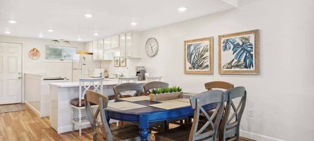 Unit 17, Spacious 2 bedroom Beach Condo with Loft