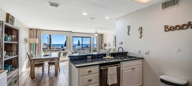 Updated Latitude 29 #26 Beachfront w/Heated Pool, Hot Tub, Grills & Free Golf