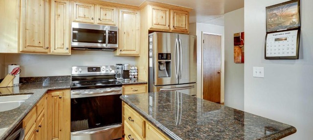 Updated Ranch Apartment w/Deck - 9 Mi to Downtown