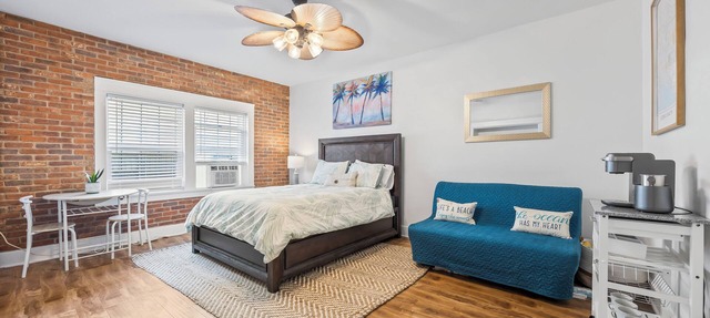 Updated Studio in Downtown Long Beach - Walk to Everything