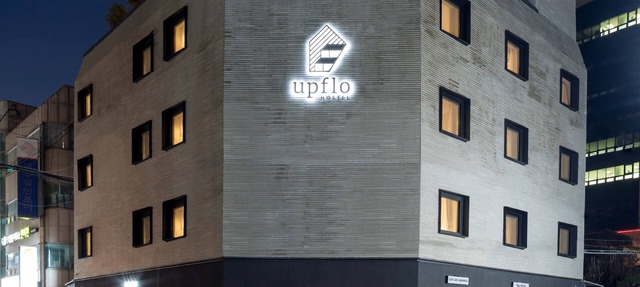 Upflo Hostel