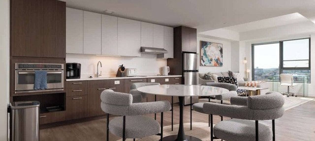 Upscale 1BR near MIT Harvard with Parking!