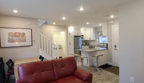 Vancouver Traveller Cottage