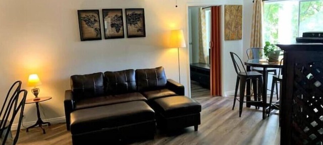 Very Spacious 2BR/1.5BA Guest House, 5 min from LA
