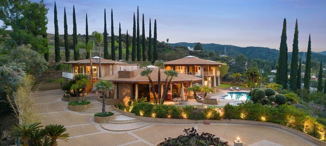 Via Vallarta - An Architecturally Significant California Modern Home