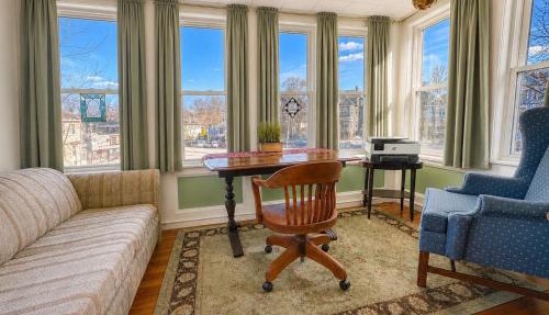 Victorian Condo