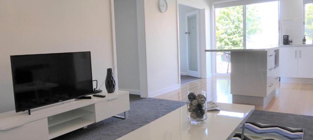 View Street Apartment Car park 650m to shops