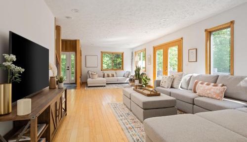 Vineyard Haven AC Jacuzzi Sauna Private En Suite