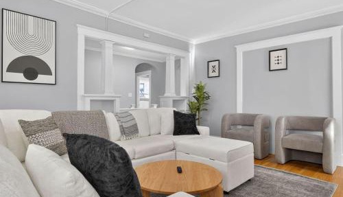 Vintage 5BR apt in Boston with Free Parking