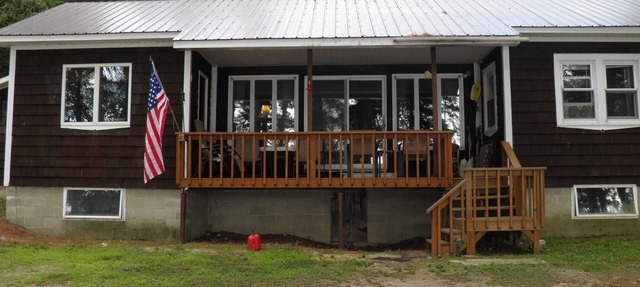 Vintage Rustic Cottage on Brettun’s Pond, boat accessible, PET FRIENDLY!