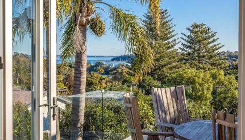 Waiheke Oasis - Your Summer Sanctuary