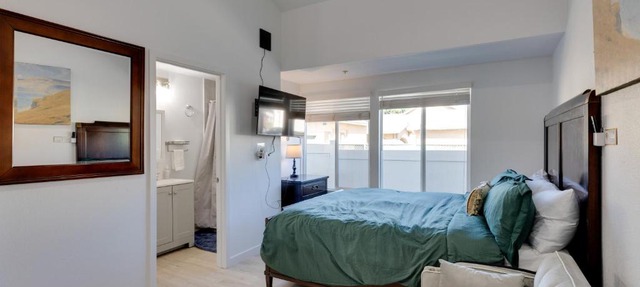 Walk to Main St! Pet-Friendly Alhambra Studio