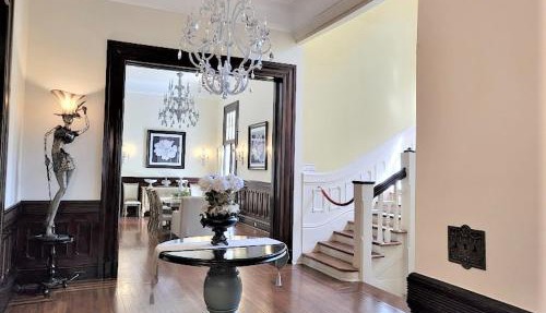 Walker Mansion on St Charles Ave - Unit 2
